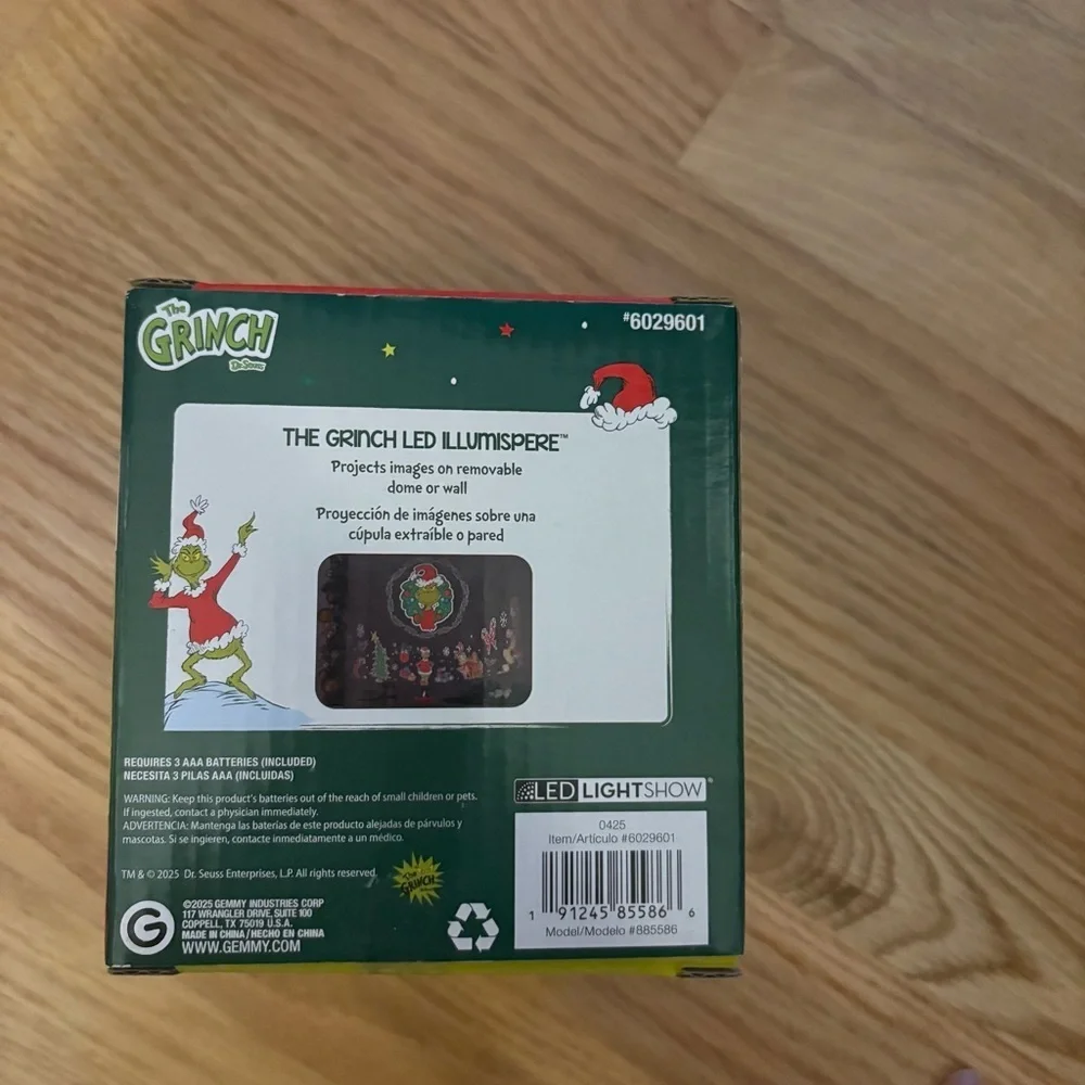 The Grinch LED Illumisphere Projector NEW Max Cindy Lou Who Christmas Decor